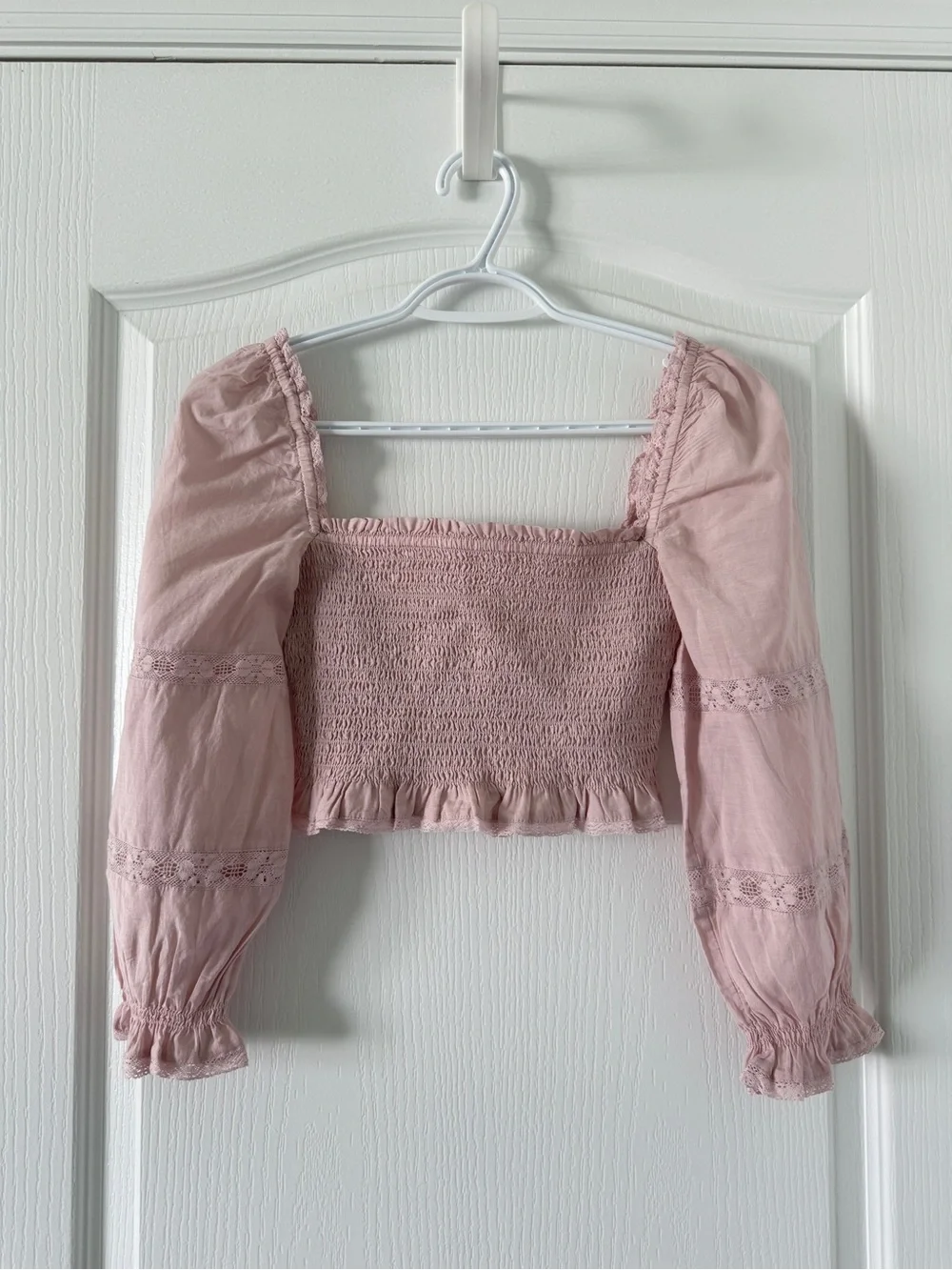 Aritzia Wilfred Smocked Square Neck Pink Long Sleeve Crop Top XS